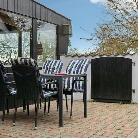Beautiful In With Wifi And 4 Bedrooms Holiday home